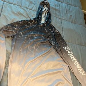 Long sleeve athletic shirt